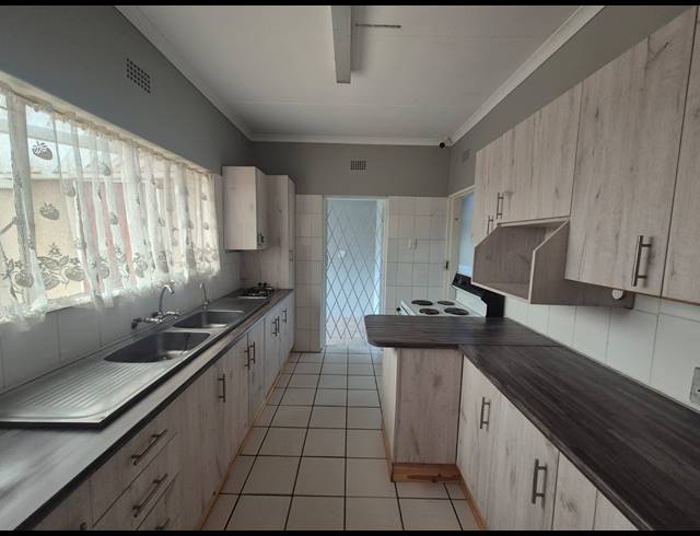 3 BEDROOM HOUSE FOR SALE IN SONLAND PARK